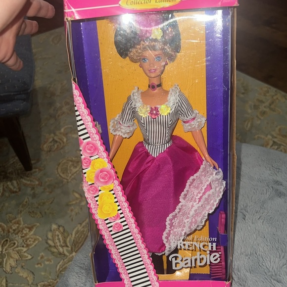 Barbie ‘Dolls of the World’ collection - French Barbie - Picture 2 of 4